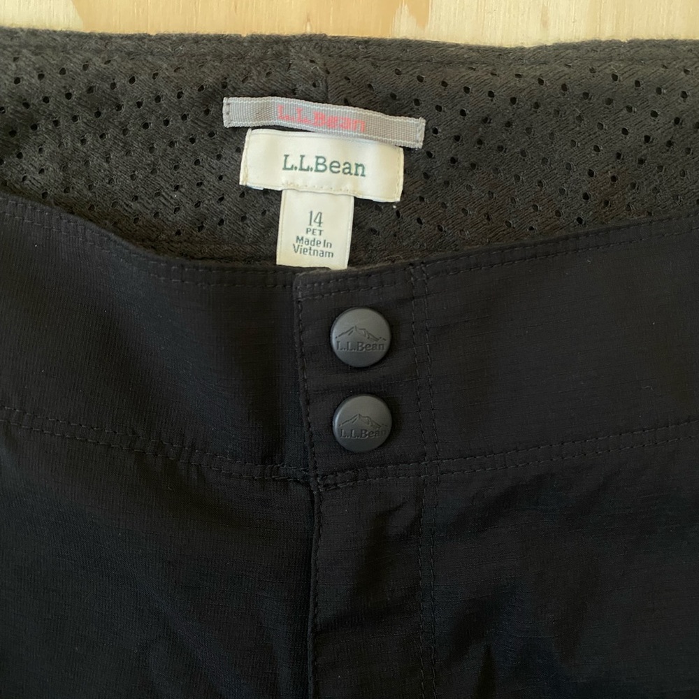 L.L. Bean Vista Trekking Pants Womens Sz 14 Petit Black Convertible Hiking - Picture 7 of 12